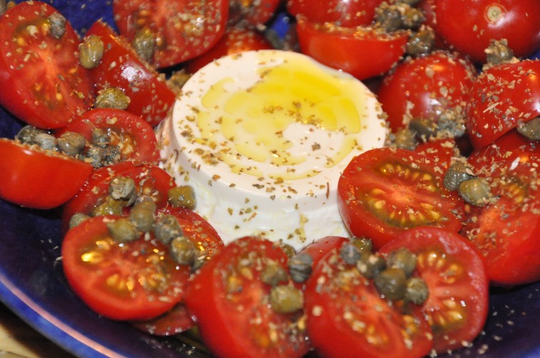 Ricotta olivolja tomater