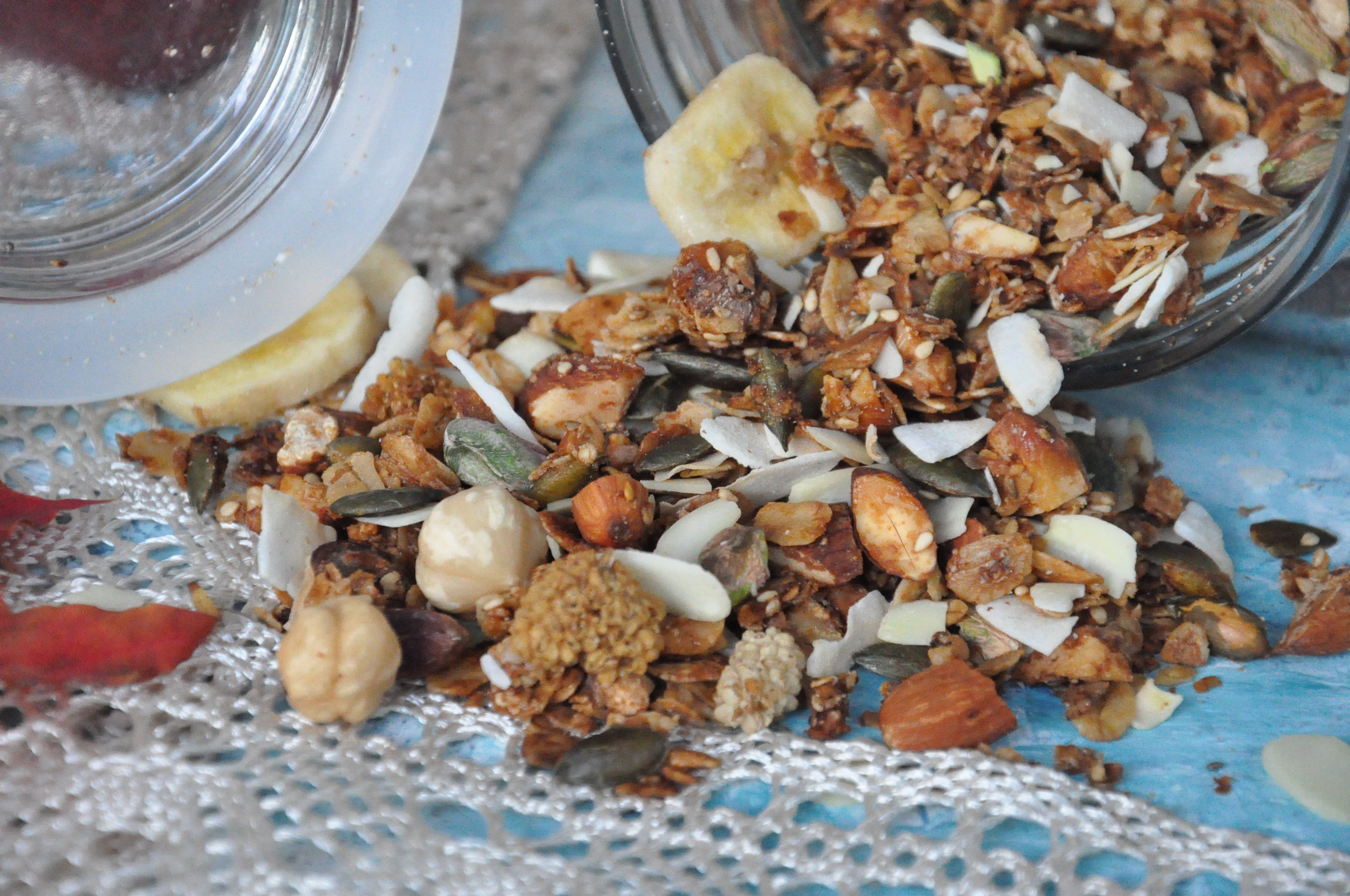 Granola nyttig hälsosam nötter krispig hemmagjord home made